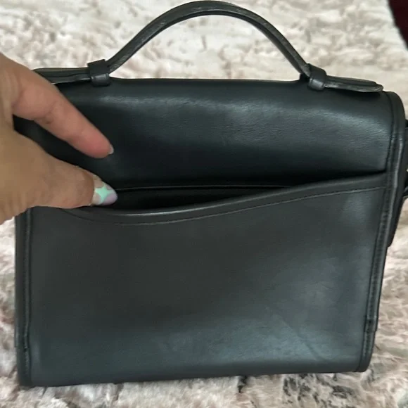 Coach Willis Black Leather Handbag with Gold Clasp - Picture 5 of 13